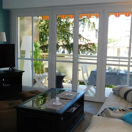 Apartment T2 Standing Renove 2021 Vitoria Climatise, Proche Plage Antibes