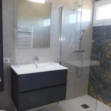 T2 Standing Renove 2021 Vitoria Climatise, Proche Plage